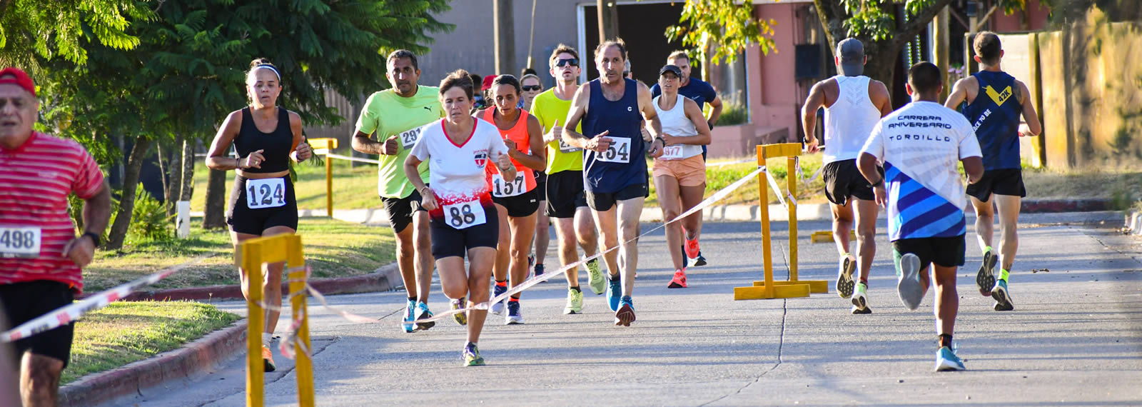 Un pasaje de la carrera por las calles de Lezama